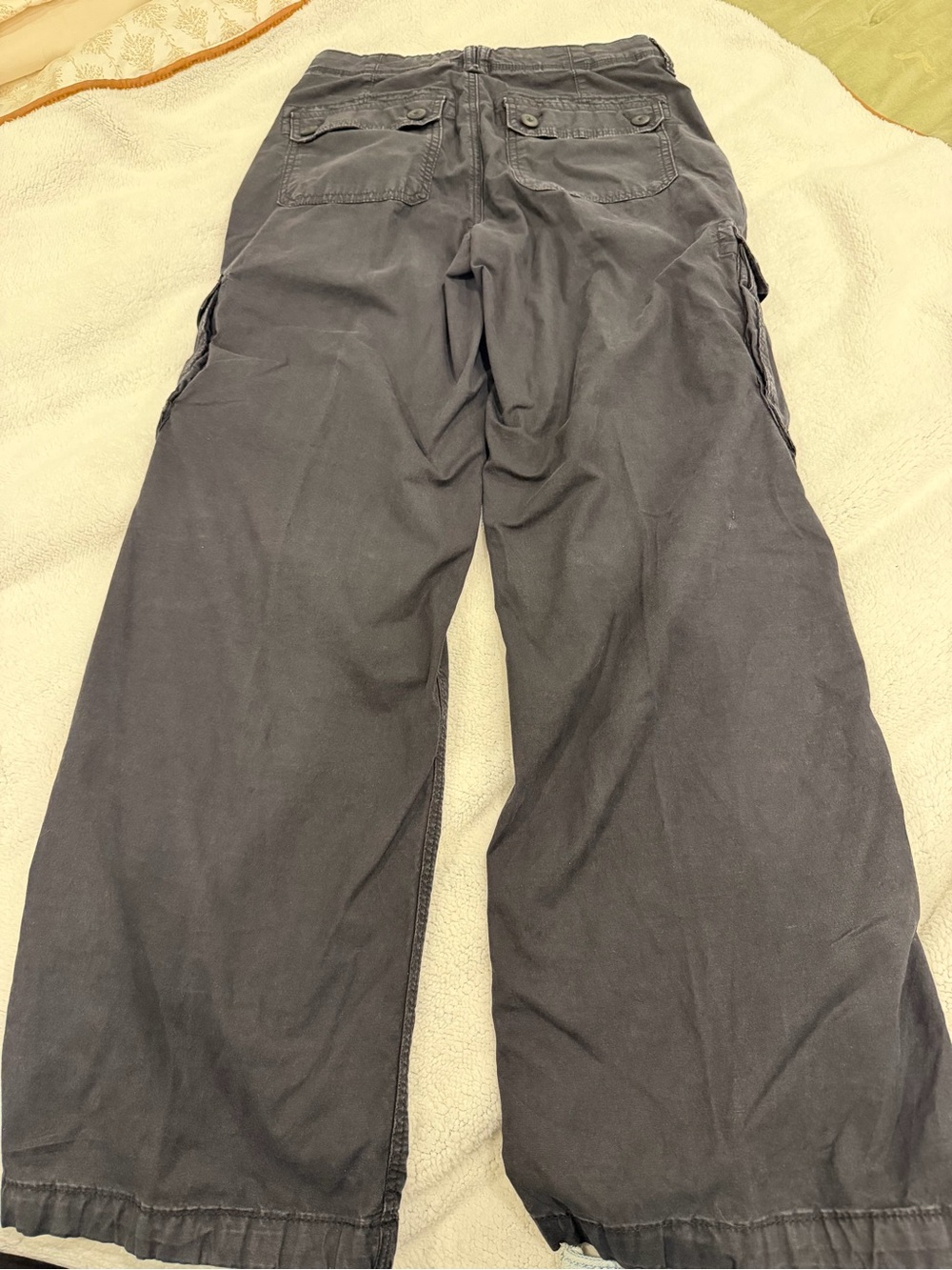 American Eagle Outfitters Wide-Leg Cargo Pants — Charcoal Gray